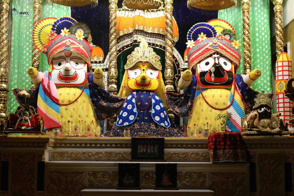 ISKCONPune's tweet photo. 🌷Mangal Arati Darshan🌷🗓18/12/2024🙏🚩@ISKCONNVCCPune🚩
.
.
#ISKCONNVCC #ISKCONPune #ISKCONNVCCPune #ISKCON #18thdecember #18thdecember2024 #Wednessday #Harinaamsankirtan #Radheshyamdas #Radheradhe #Sankirtan #Kirtan #Vrindavan #Mayapur #Prabhupada #GVE #GovardhanEcoVillage https://t.co/c8wPGyMaIU