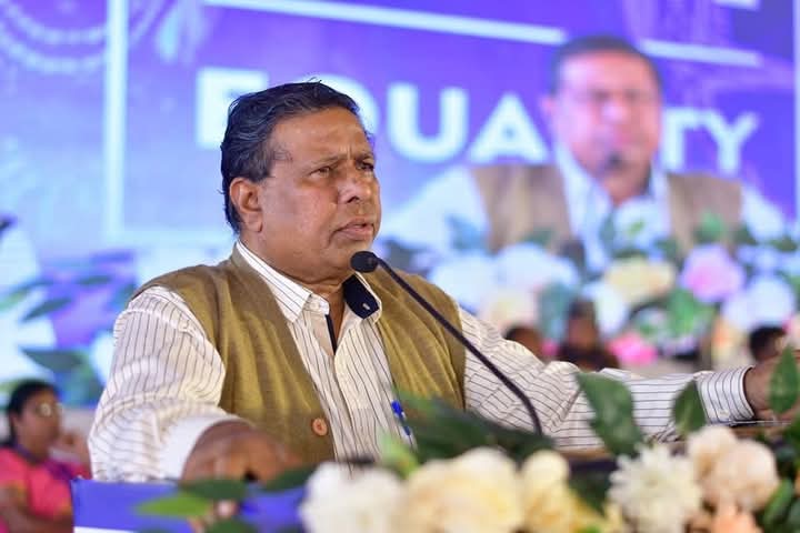 वामन मेश्राम जैसा नेतृत्व करनेवाला नेतृत्व बामसेफ को मिला है।
आज तक कभी बिका है न बिकेगा।
#BamcefNationalConvention