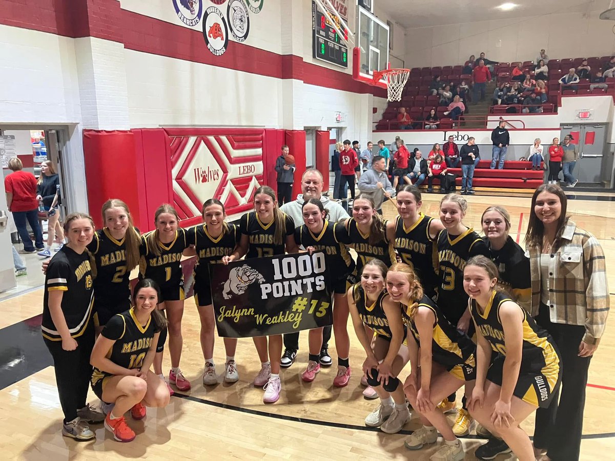 Congratulations Jalynn Weakley!! Jalynn scored her 1000th career Point tonight!!