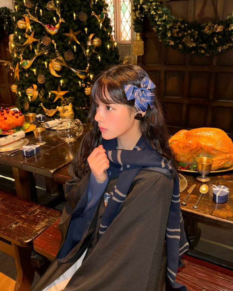 Juunaedi's tweet photo. ੭ ۪  ⭒ ۫ ও I'm sure  every Potterhead's eyes are
shining   just   looking  at   this   outfit.  Hello,
I'm   Minji   from   𝘙𝘢𝘷𝘦𝘯𝘤𝘭𝘢𝘸!  ୭ ₊ ׁ  ˚ 🪄🦅 https://t.co/KPAAk76WlL