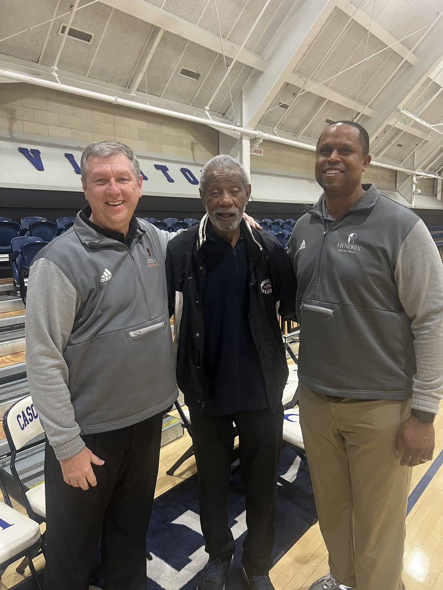 Always a special night 🏀 Recruiting when you bump into the #HOF Coach Nolan Richardson at a HS game. 

#Blessed <a href="/NABC1927/">NABC</a> 
<a href="/Hendrix_MBB/">Hendrix Men's Basketball</a>