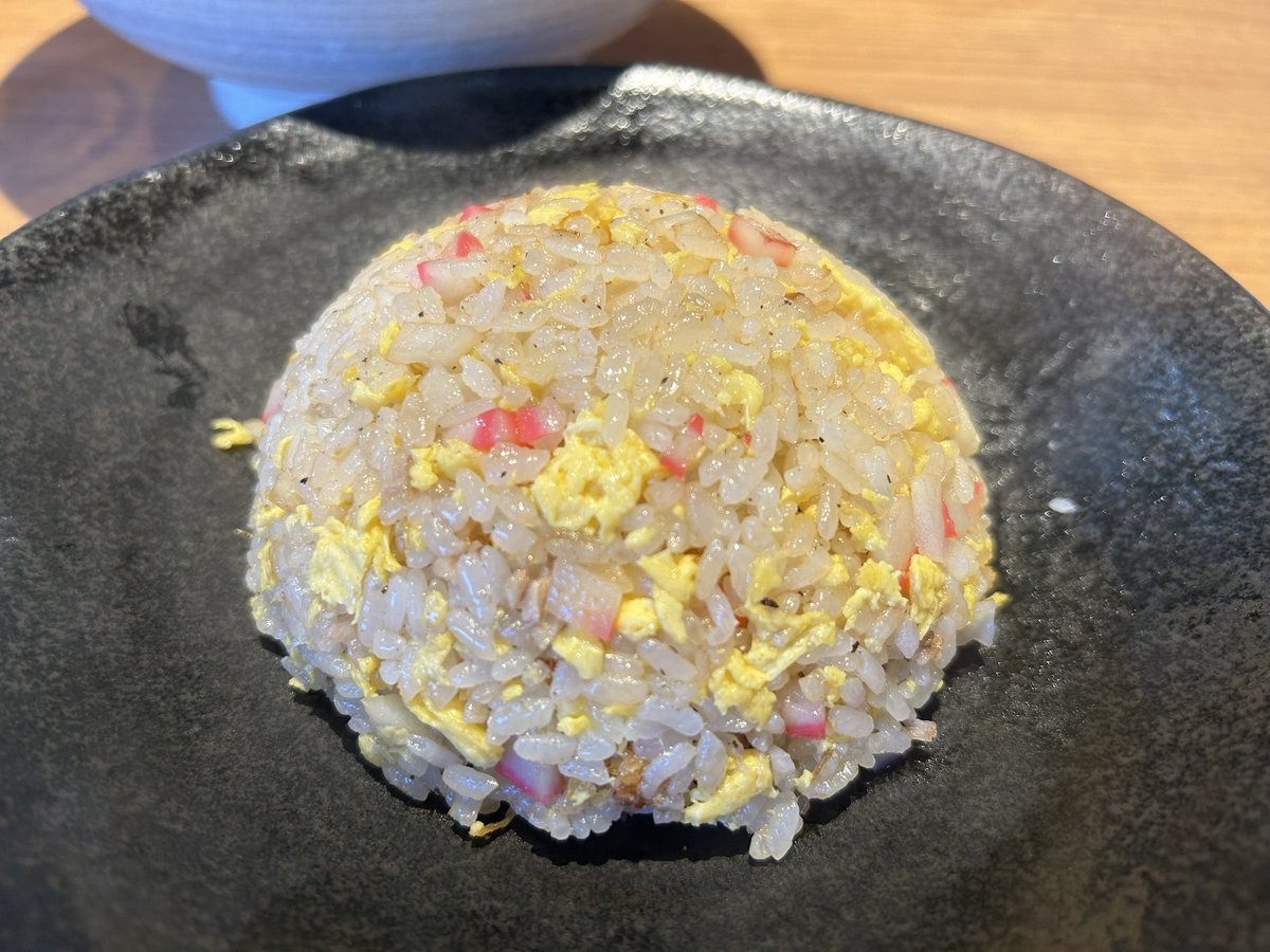 NARUTO  荒川区宮の前

うま煮そば　950円
半炒飯 500円

昨日のお昼は 月1の病院でしたので近くの此方へ✨🙏

フォロワーさん情報で 谷中銀座の老舗町中華🍜一寸亭ご出身だそうで 地域に根付くか とても楽しみなお店✨
スープは鶏ガラ豚骨香味野菜✨麺は浅草開花楼製 細麺✨特に炒飯が美味しかった🙏