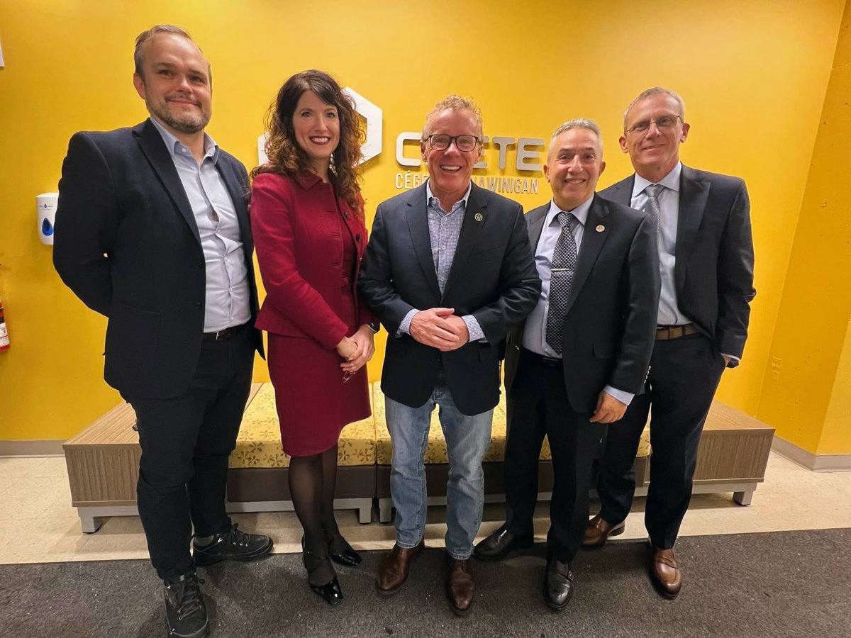 Nancy Déziel (@nancydeziel) on Twitter photo Présentation du Centre d'innovation interordre sur les batteries et l'électrification au ministre <a href="/JeanBoulet10/">Jean Boulet</a> et à la député Marie-Louise Tardif (pas sur la photo). En compagnie de <a href="/KarimZaghib/">Karim Zaghib</a>, C. Lalaizon et P. Bouchard. Présentation du Centre d'innovation interordre sur les batteries et l'électrification au ministre <a href="/JeanBoulet10/">Jean Boulet</a> et à la député Marie-Louise Tardif (pas sur la photo). En compagnie de <a href="/KarimZaghib/">Karim Zaghib</a>, C. Lalaizon et P. Bouchard.