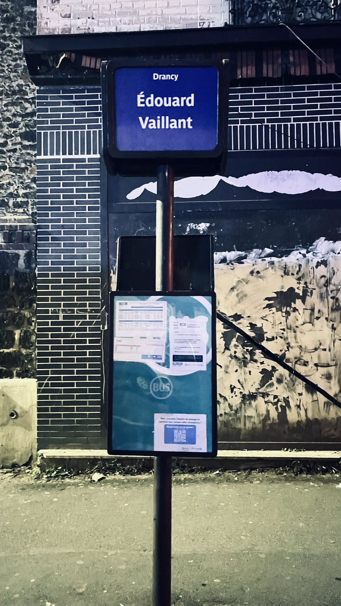Thavinan8's tweet photo. @ClientsRATP il reste bloqué à quatre et six minutes  arrêt  Édouard vaillant https://t.co/NVkhlGh3Nh
