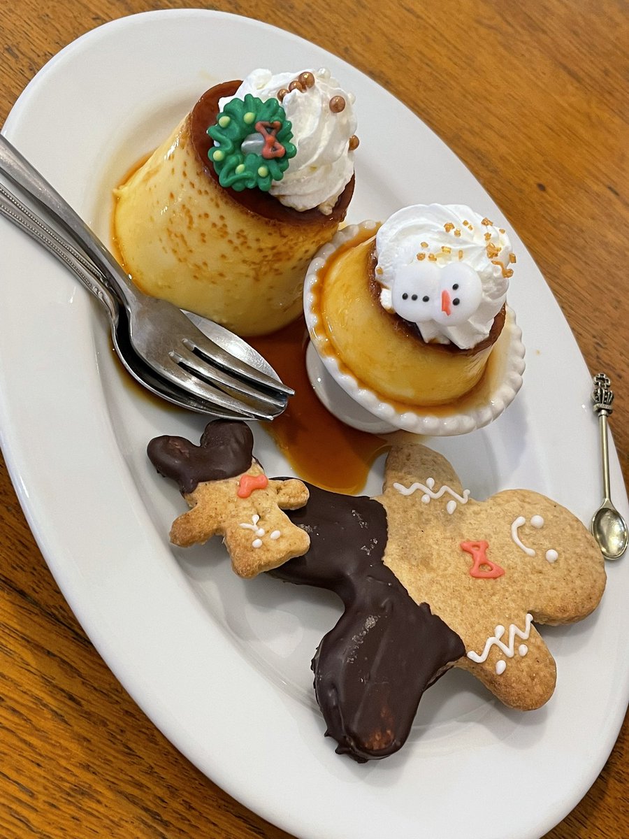 konamilk3's tweet photo. ぬいぐるみのカフェのLittleLou'sCafé(@littlelous_cafe )さんにお邪魔しました!!看板娘ちゃんとるどるふくんと保護者の私で行ってきましたよ〜!!めちゃくちゃ素敵な空間でプリンめっちゃ美味しかったしまた行きたい!!
#LittleLou'sCafé
#UnaCameraLivera
#中野
#ぬい撮り https://t.co/Z4Uj5ydRBX