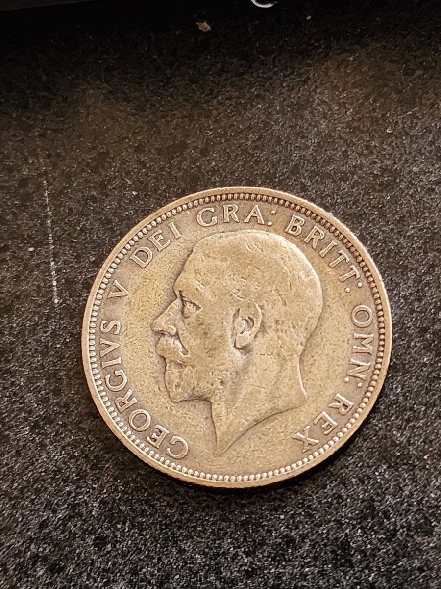 TheBLSCoinClub's tweet photo. Today's #CoinOfTheWeek - this recently acquired 1932 Florin! A particularly low mintage in a series of relatively low mintages, only 717,041 were minted. The obverse design is by Bertram McKennal and the reverse by George Kruger Gray. #coins #numismatics #blscoinclub https://t.co/TV5AhviJKr