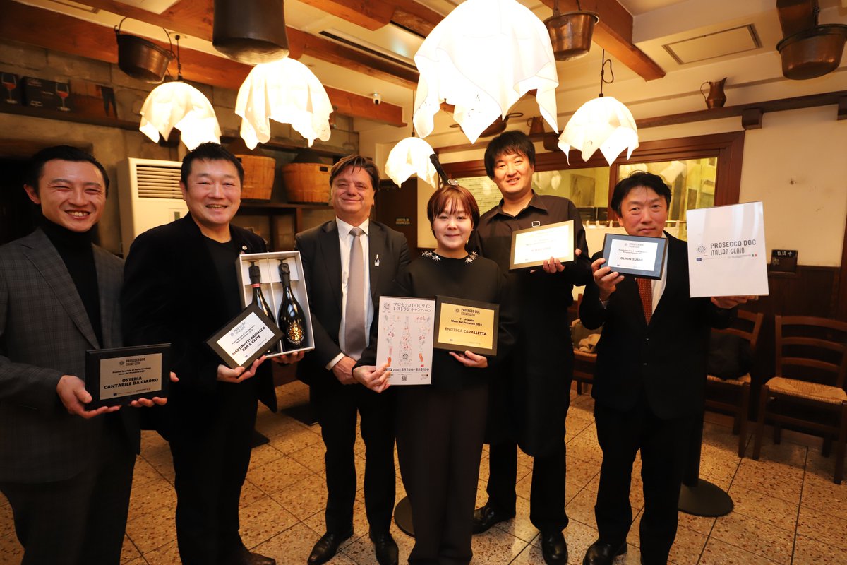 ITATokyo_'s tweet image. 🏅Premiati enoteche e ristoranti con più bottiglie 🍾di #proseccoDOC vendute in 🇯🇵 #Giappone nel 2024.

🇪🇺Campaign financed according to EU regulation no. 2021/2115 | Ministry of Agriculture, Food Sovereignty and Forests 🇮🇹 

@ProseccoDOC @ITAtradeagency @ItalyinJPN #madeinitaly