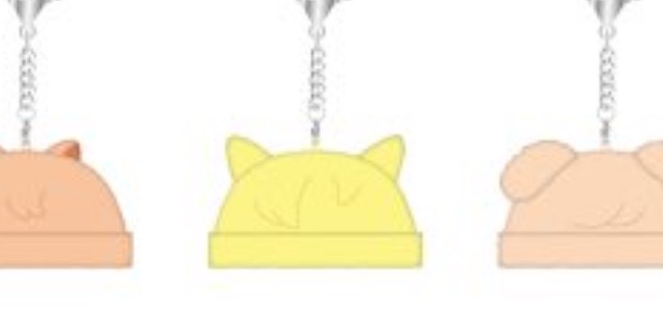 naty23k's tweet photo. ミニボアキャップ、ピリ耳ついちゃってる😂🤍可愛い、何個買えば当たる？笑笑 https://t.co/5ie03fGXKM