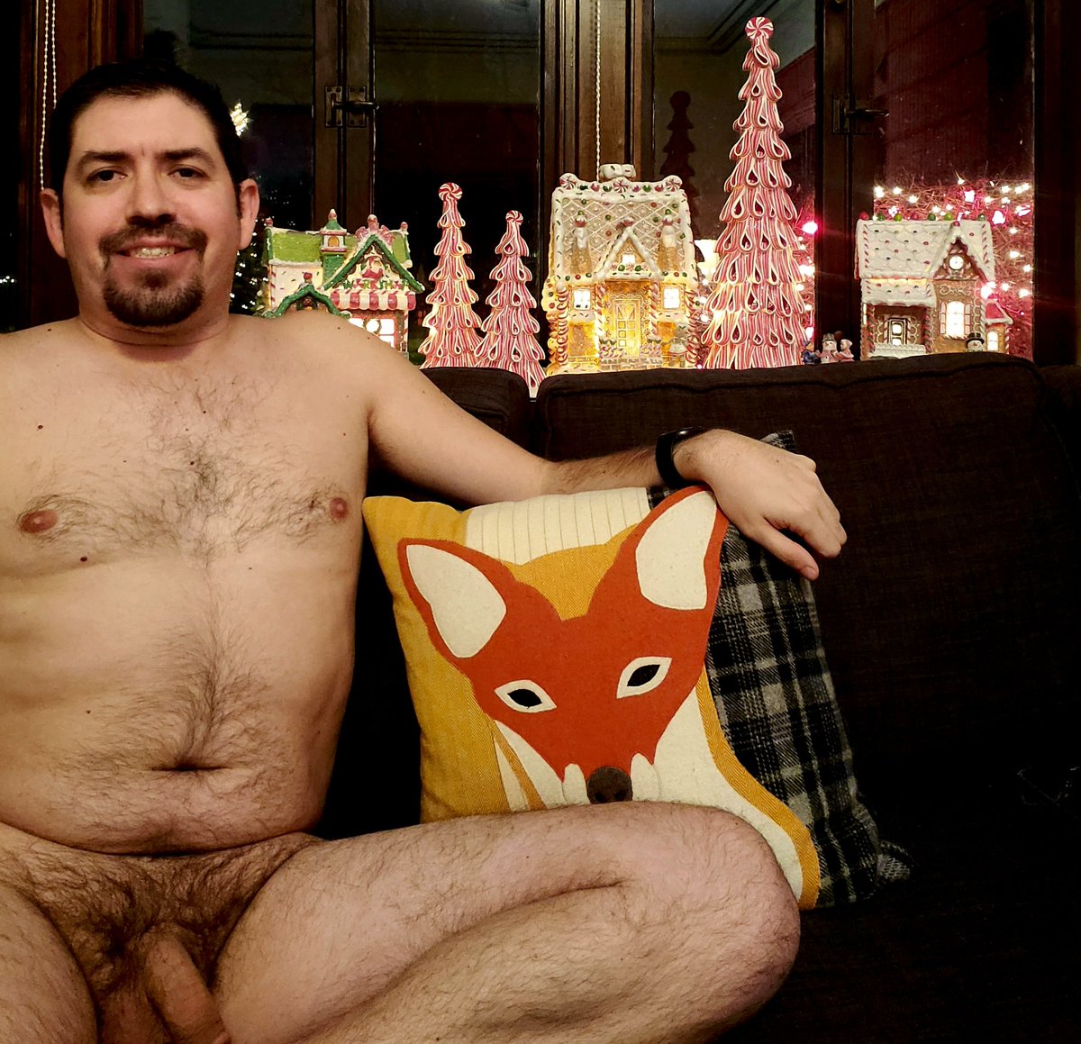 Long day at work... but I finally acheive some very important Christmas shopping and now get a moment to relax before bed