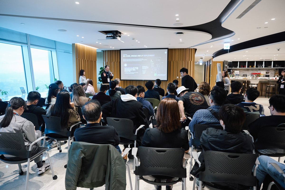 Missed our side event at #TBW2024? VeraBridge.io’s BD Lead, Harrison, shared how we’re simplifying cross-chain deployments! 🌉

💡 Highlights:

No-code bridge solutions w/ @Hyperlane_xyz
Secure PoS validator-powered bridging
Unlocking new markets for tokens/projects