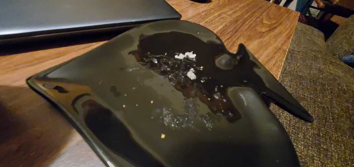 Jonas drinks BEER 🍺 tweet media