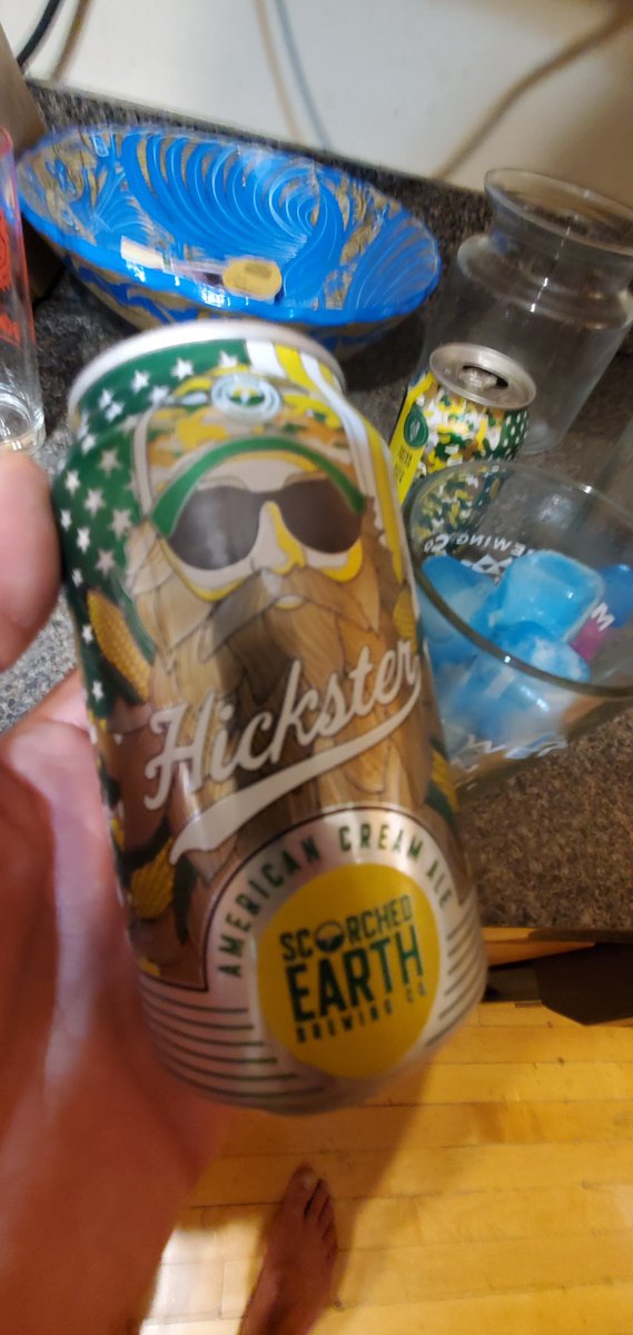 Jonas drinks BEER 🍺 tweet media