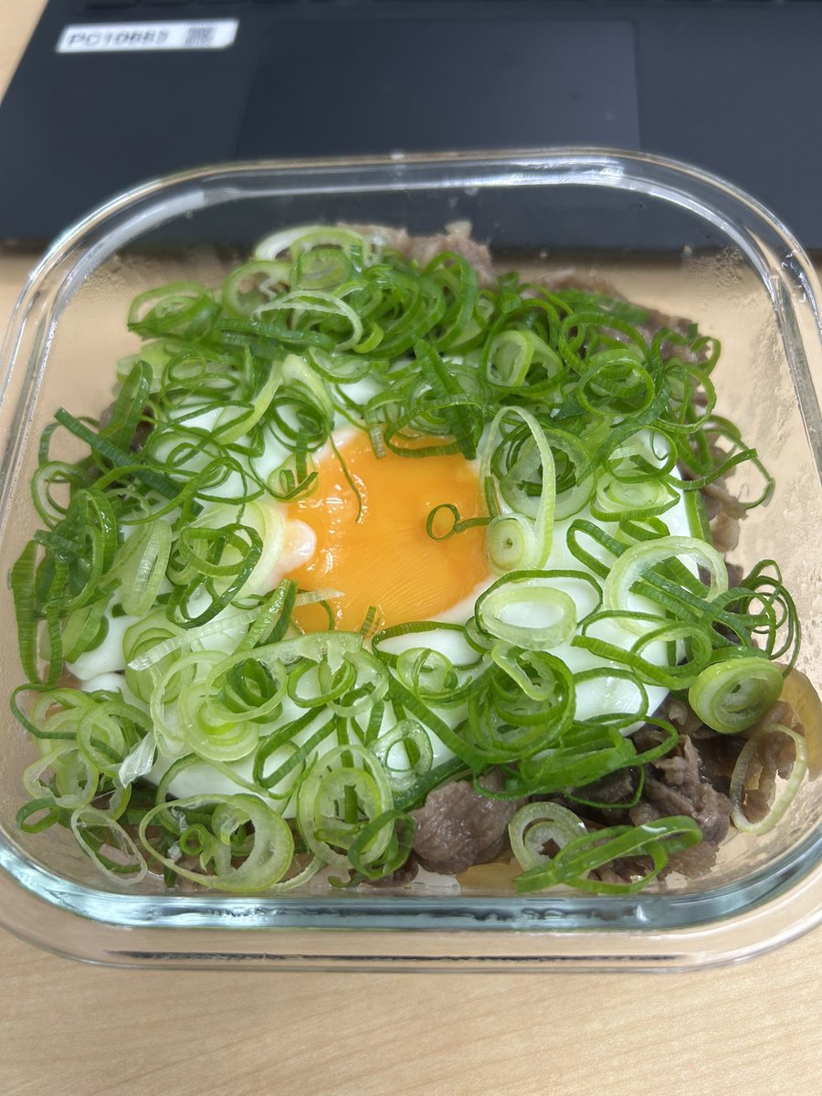 sen_yu_1's tweet photo. ネギ玉牛丼 https://t.co/PmDA0GCyeM