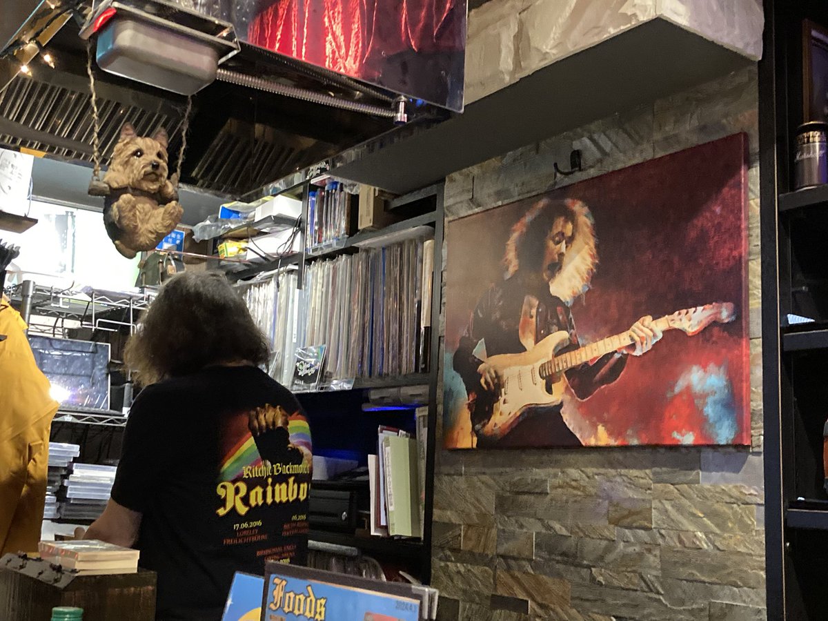 yukovamps's tweet image. 池袋の友達のロックバーに行ってきた❗️
和歌山のメタルバンド
ラウドストームのことお客さんみんな知っててめっちゃ嬉しかったー❗️😆
メタル流れる中に居るってとても心地よいな〜って思った😌💕
また行くね❗️
記念のトートバッグありがとう❗️😆
とりま次は新年会で❗️😁🍻
#castlegate