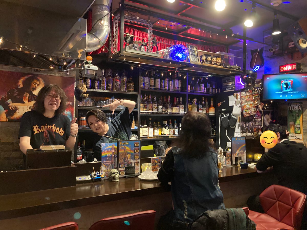yukovamps's tweet image. 池袋の友達のロックバーに行ってきた❗️
和歌山のメタルバンド
ラウドストームのことお客さんみんな知っててめっちゃ嬉しかったー❗️😆
メタル流れる中に居るってとても心地よいな〜って思った😌💕
また行くね❗️
記念のトートバッグありがとう❗️😆
とりま次は新年会で❗️😁🍻
#castlegate
