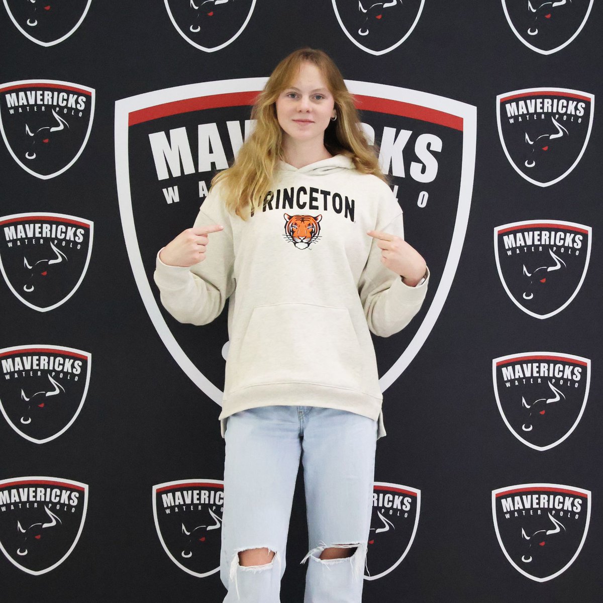 MavericksWPC's tweet image. We are proud to congratulate Mavericks athlete Abigail Folk on her commitment to play #D1 #WaterPolo at @Princeton University (#classof2009). We cannot wait to follow your games next year. ✍️🤽‍♀️🎓
.
.
.
@pwaterpolo 
#maverickswaterpolo #graduate #ncaa #athlete #letsgomavs