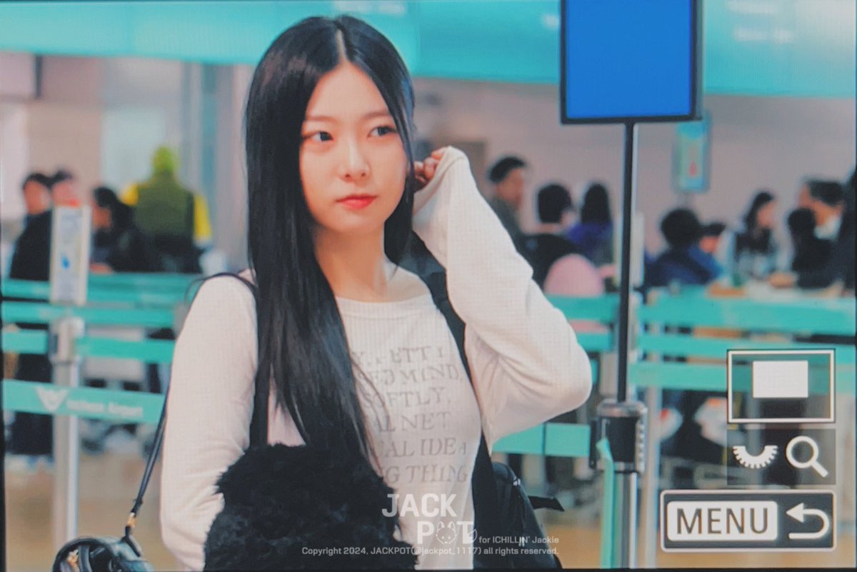 241218 ICN 출국 PRE_2

벌써 ✋🏻.Go.10

#ICHILLIN  #아이칠린 #쟄과콩나물 
#JACKIE #재키 #강채연 #jackjack