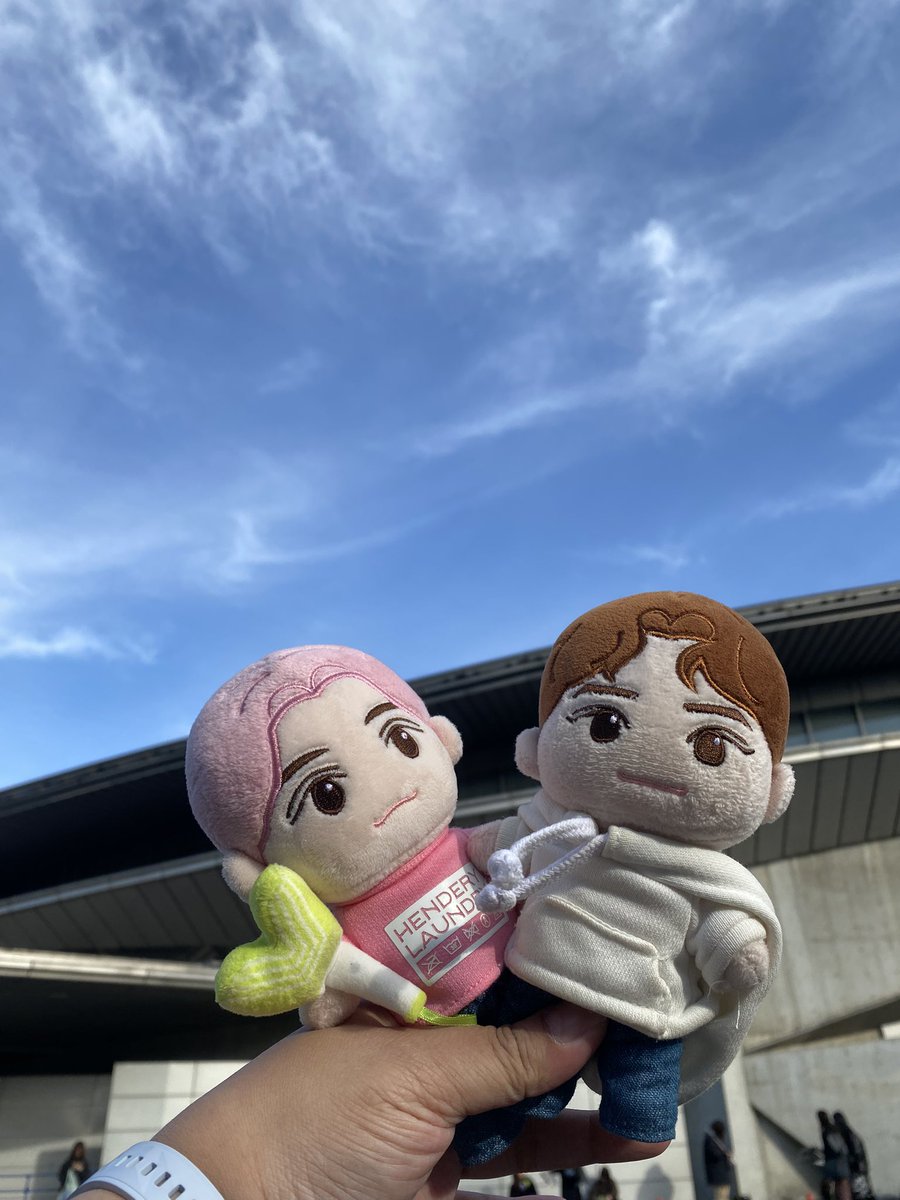 Gusto kita makita … kahit na malayo … Ikaw ay pupuntahan ko 😅

May ticket na ako this time 💚

WayV #威神V 
#WayV_LAND #WayVLAND #WayZenNi_JAPAN