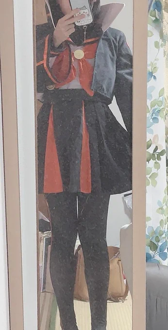 鏡が汚くてすまないザビ子の衣装届いたから着てみた。思ってたよりも嵩張らなさそうだからコミケでザビ子やる予定です!もうちょい調整する。荷物の関係でだめだったらぐだちゃんになります。 