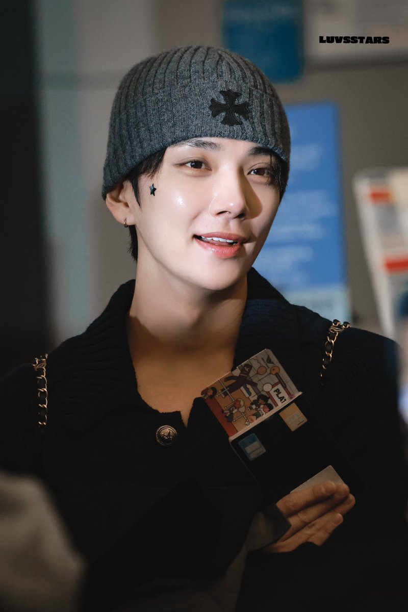 shuasmedia's tweet photo. joshua’s star pimple patch is the cutest  >< https://t.co/VpMFSocFM1