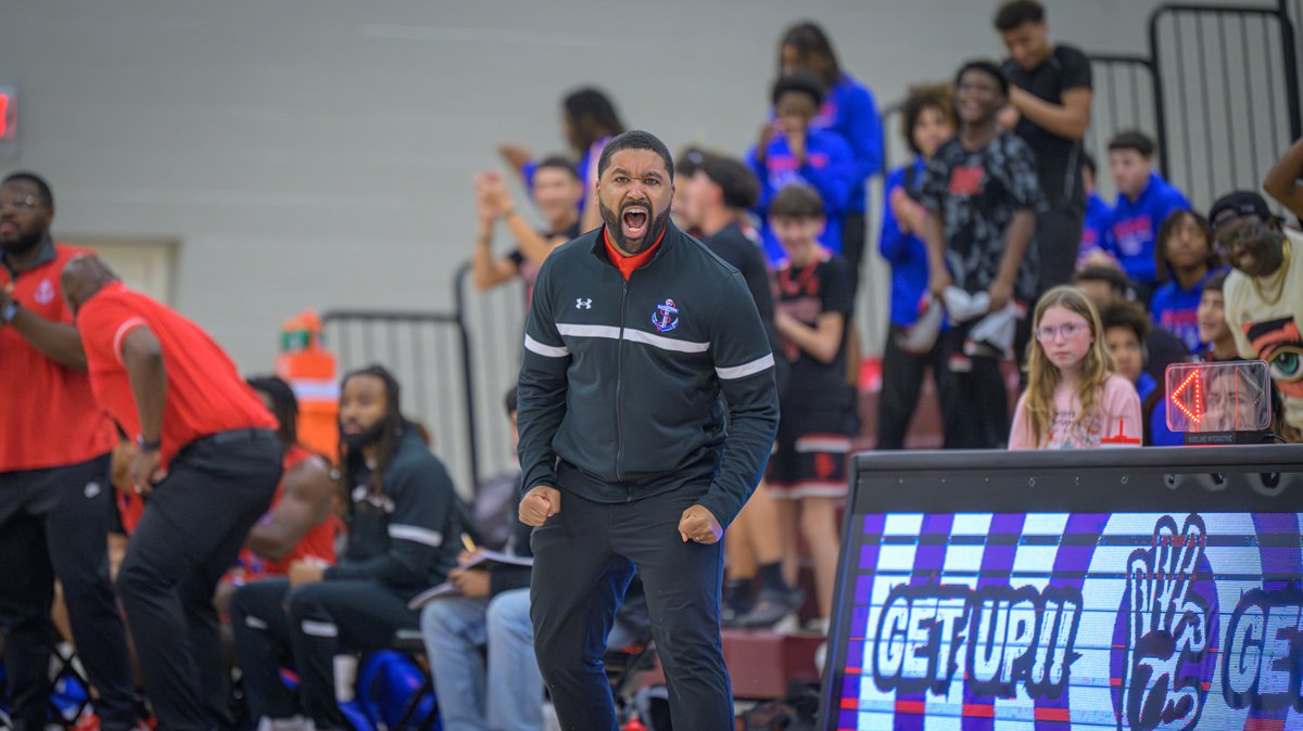 Jakedowling4's tweet photo. That district-opening win feeling. @BrazosportHoops @bportisdsports @CoachRose_ https://t.co/DATNZddaFs