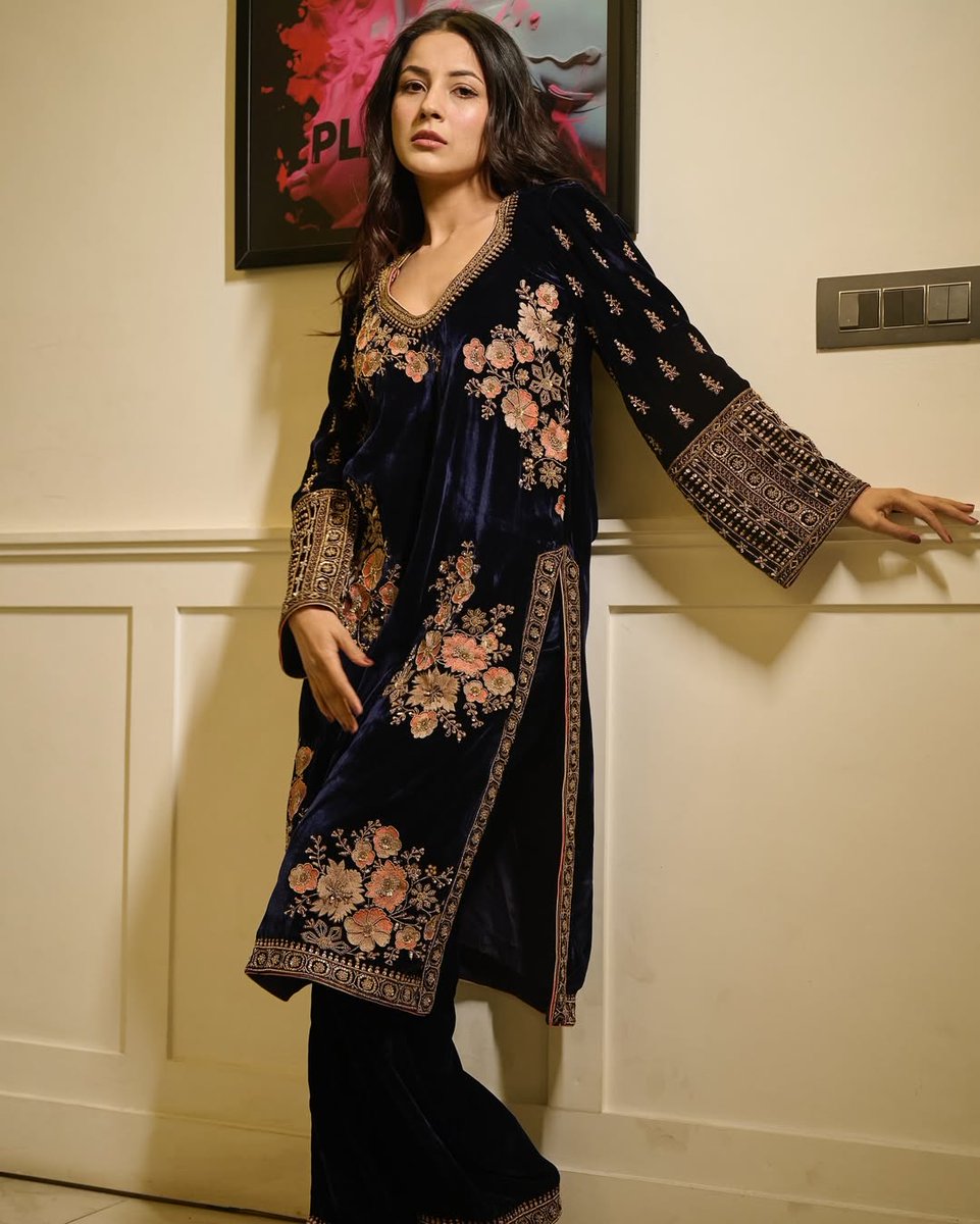 Tesla_ASI's tweet photo. π― #ShehnaazGillThread
#Bollywood #Actress #ShehnaazGill New Look https://t.co/pIHcB8uoHL