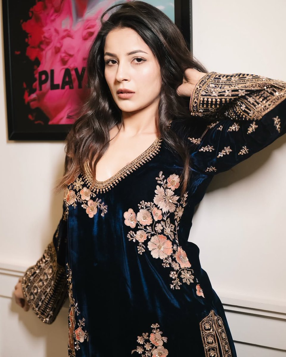 Tesla_ASI's tweet photo. π― #ShehnaazGillThread
#Bollywood #Actress #ShehnaazGill New Look https://t.co/pIHcB8uoHL