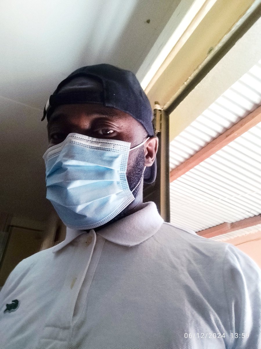 DonaldAumeric1's tweet image. À la guerre contre le chat, la souris ne montre pas son mal de dos.

 Douce nuit chez vous cher(e)s voisin(e)s! 🥸🙏🏾🤞🏾🫣