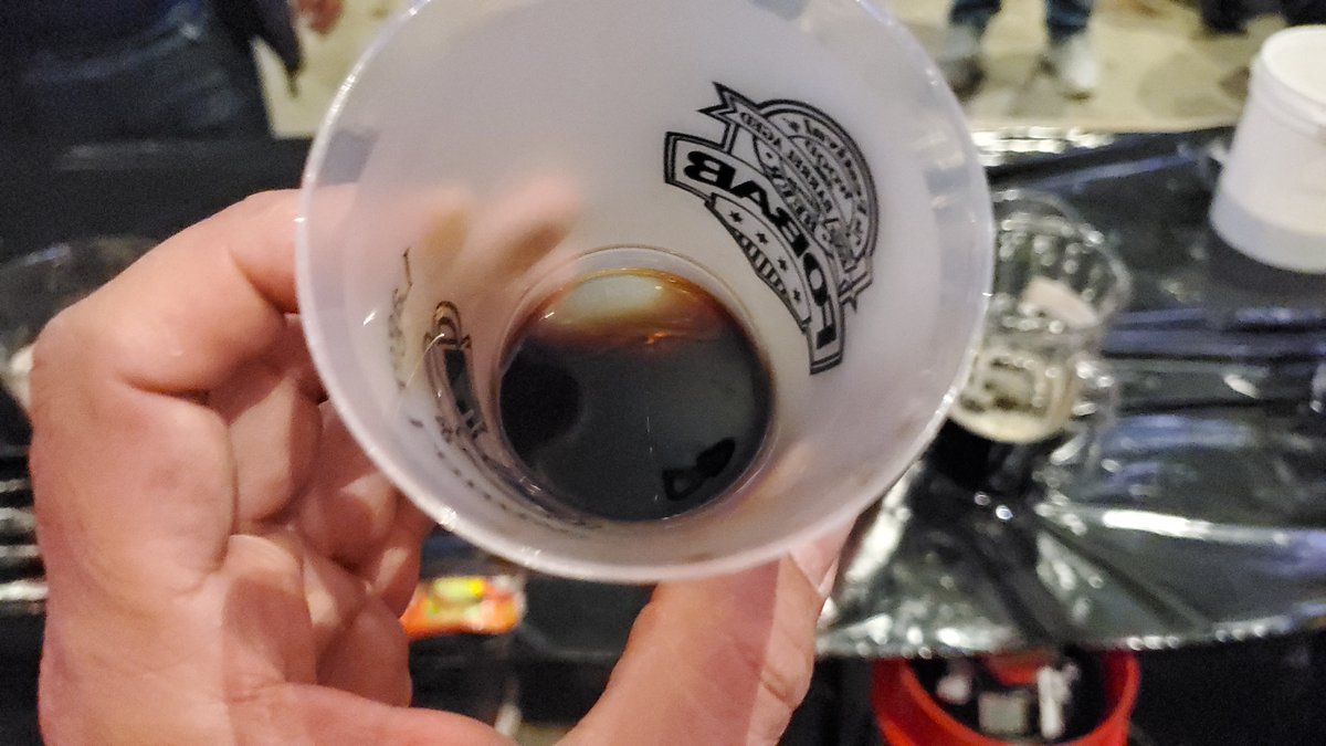 Jonas drinks BEER 🍺 tweet media