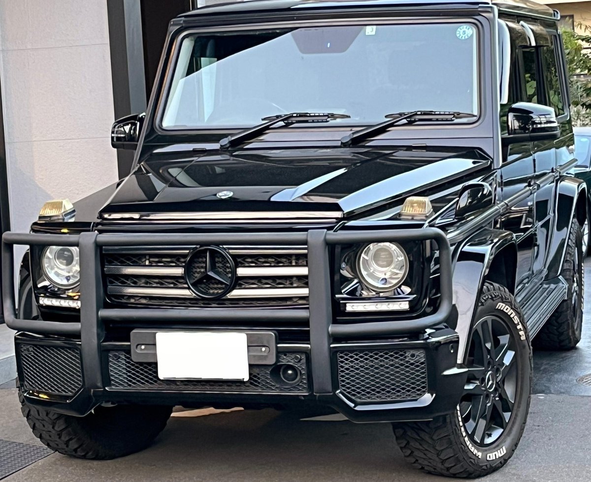 メルセデスベンツＧ３５０ｄ
Ｗ４６３
Ｗ４６３＿ラダーフレーム構造
Ｗ４６３＿前後リジッドアクスルサスペンションを備えた最終型
堅牢で角ばったスタイル
W４６３生産期間１９９０年～２０１８年