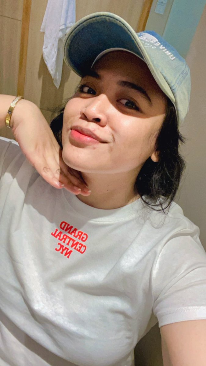 HarisNaimah's tweet image. Serving looks, one tweet at a time ✨ #SelfieMode #Confidence #TweetVibes