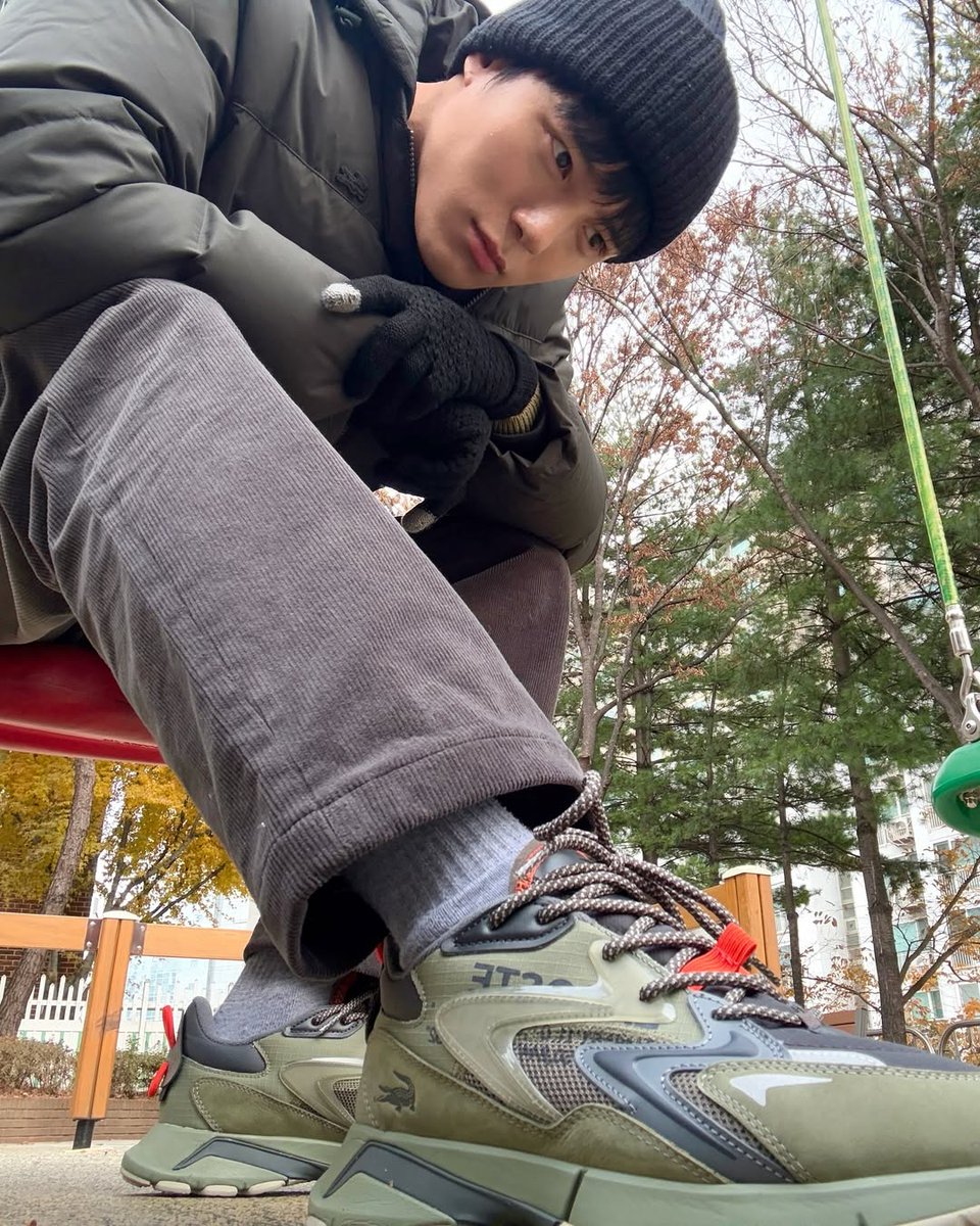 FROMHW2's tweet photo. 241218 #민혁 인스타그램

𝗴𝗼𝟱𝗿𝗮𝗲 내 색깔, 누가봐도 내신발 자주신고다녀야지‘ㅡ’ 
#광고 #라코스테 #LacosteFW24 #L003NeoTech https://t.co/J0w4dnB3ah