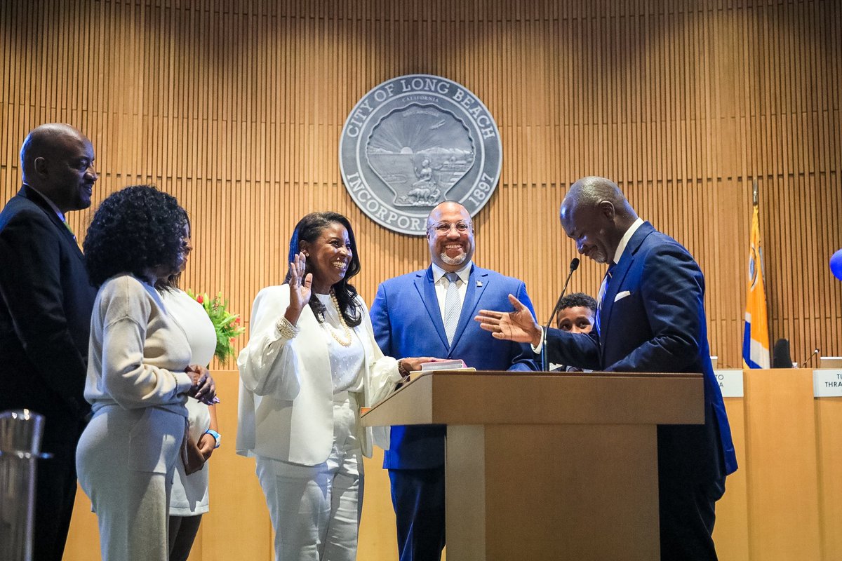 Tonight, we welcomed four Long Beach City Council members, three returning and one newly elected. Welcome, <a href="/CindyAllenLBC/">Vice Mayor Cindy Allen</a>, <a href="/DSupernaw/">Daryl Supernaw</a>, <a href="/cwsuelysaro/">Councilwoman Suely Saro</a>, and new representative of the 8th Council District, Tunua Thrash-Ntuk!

And, we elected a new Vice Mayor. Congratulations, Vice