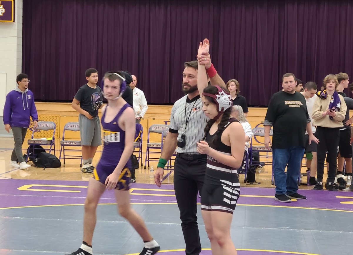 CoachMerle1's tweet photo. Central Wrestling took on Hoopeston on Rantoul Tuesday night and had some hard fought matches. Results are as follows:

Central 34 Hoopeston 45
Central  53 Rantoul 21
@maroonathletics @Maroonwrestle https://t.co/qVAjtCSF3d