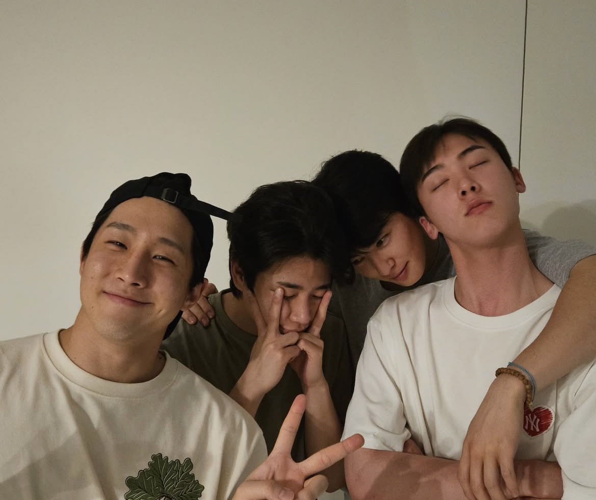 Finally confirming 4STRO staying together in Fantagio. Hoping for more group news soon &amp; may Fanta treat them all well.🙏🏼 Supporting you all the way our stars!