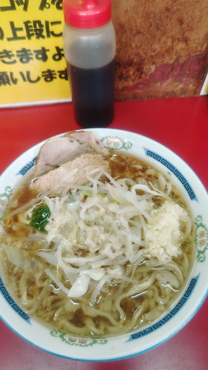 ラーメン二郎 目黒店
大ラーメンニンニクアブラを食べました♪
１ヶ月ぶりの目黒店さん🍜
今日も美味しく頂きました😃😃😃
ご馳走様でした🙏🐷🧄🍜💯