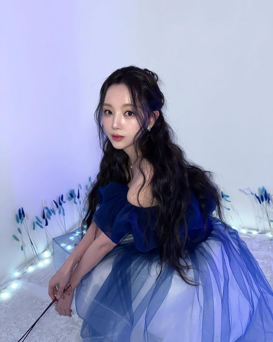 Lyzkpp's tweet photo. #켕스타그램

D-1❄
제가 들려드릴 동화같은 이야기 들어보실래요?#Winter_Garden https://t.co/uvvLDXgrgb