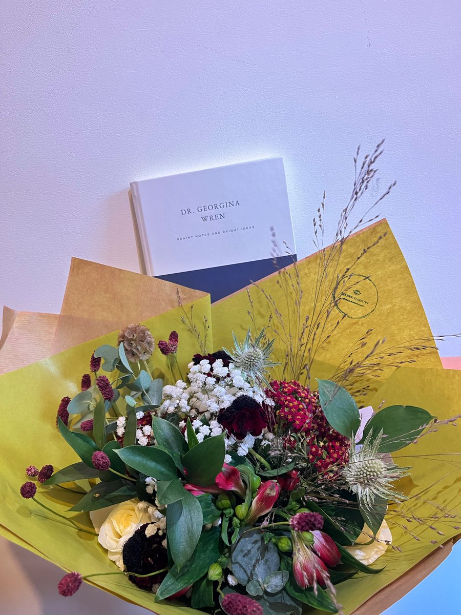 A pretty good early Christmas present - on Friday I passed my PhD viva with minor corrections! A huge thanks to my brilliant supervisors and examiners, and to all those who've supported me to get to this point🥂Looking forward to some time off over the festive period!
