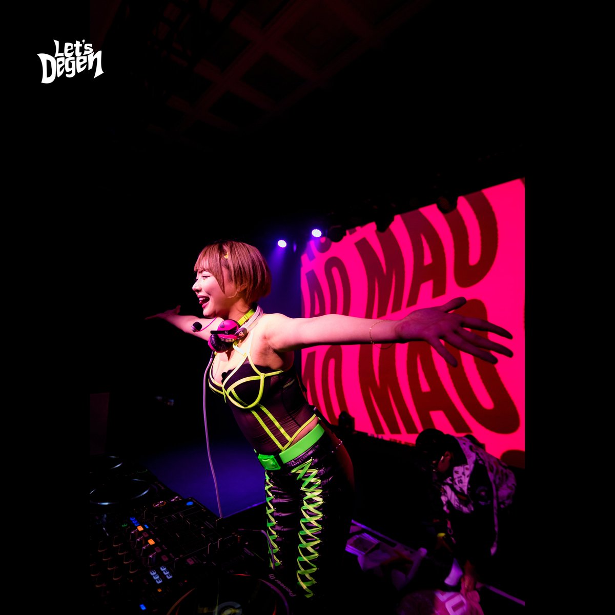 lets_degen's tweet photo. Let’s Degen 2024 Macau: Chapter 0 🇲🇴🧩

DJ Mao

來自日本的宅男女神 @Hamasaki_mao 👸🏻✨Let’s Degen 2024 Macau 觀眾都沉醉在她的音樂世界中🎶還為為現場帶來除了音樂之外不一樣的享受🎉

Japan's sexy queen @Hamasaki_mao  gets everyone truly immersed in her enchanting world of music🪩 that brings a unique level of enjoyment beyond just music to the audience💫

#LetsDegen #LetsDegen2024Macau #LetsDegenChapter0 #DJMao