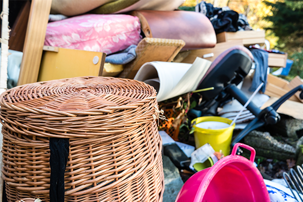 Connaissez-vous la différence ?🤔

♻️ Recyclerie : répare et donne une seconde vie aux objets.
🌍 Ressourcerie : collecte, valorise, et revend des objets pour éviter le gaspillage.
🗑️ Déchèterie : centre de dépôt des déchets encombrants et non réutilisables.