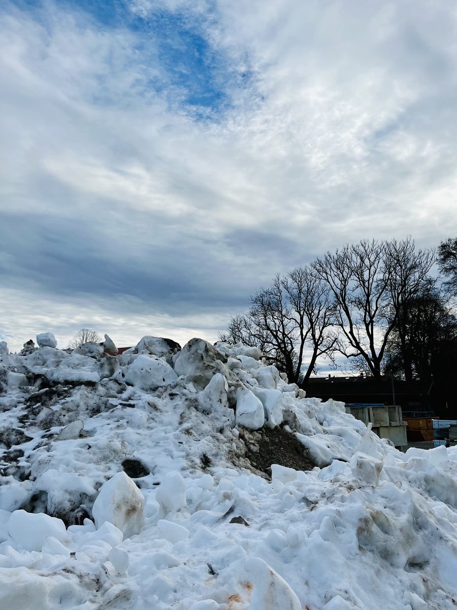 Oberland, tief verschneit.