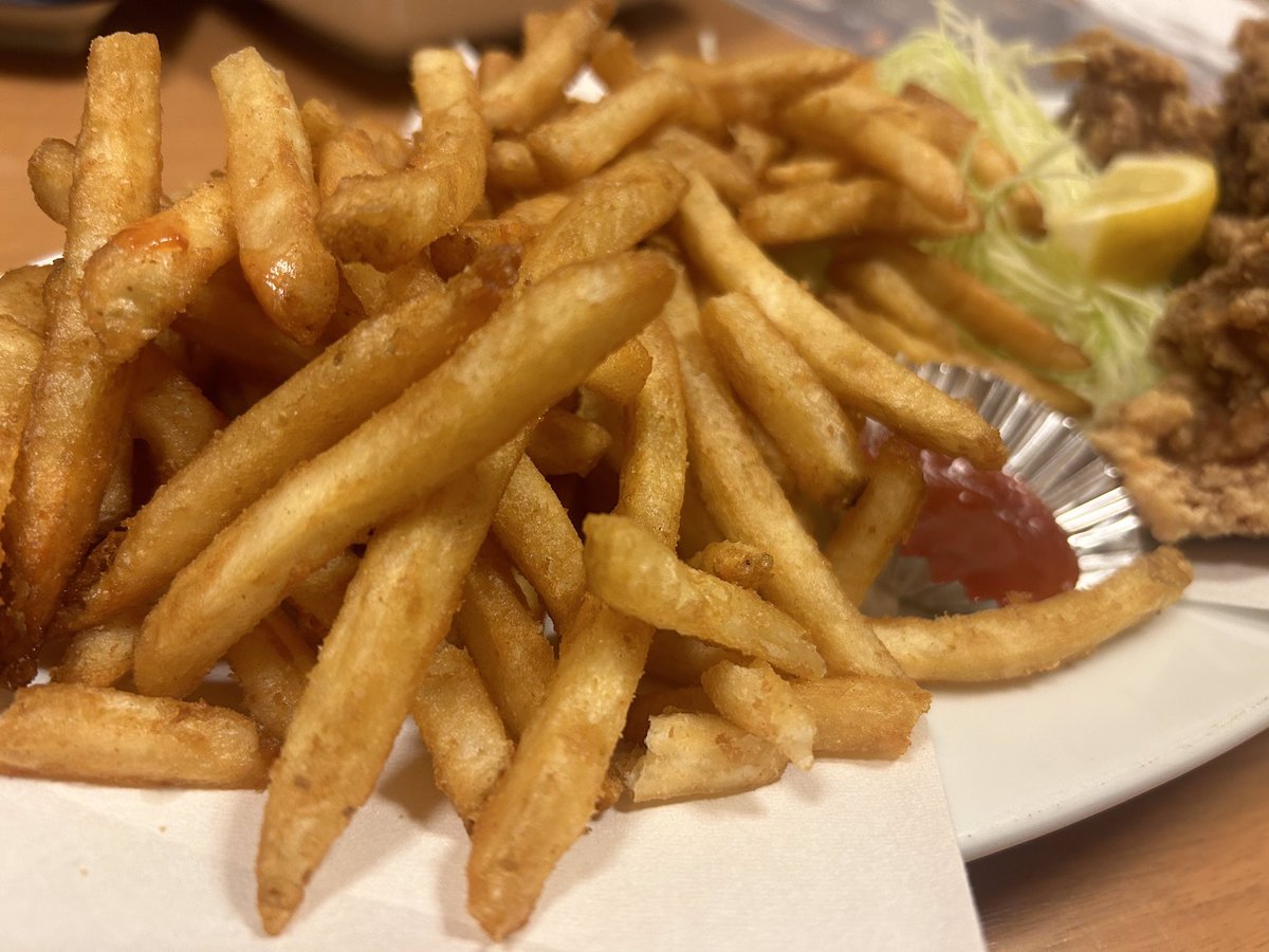 next_maron's tweet photo. これは……！！
マクドナルドまさかのエヴァコラボ…！？

#エヴァンゲリオン 大好きだから楽しみ✨✨

居酒屋のサクサクポテトも好きだけど
#マクドナルド の揚げたてポテトも大好き🍟 https://t.co/utXjeimkgN