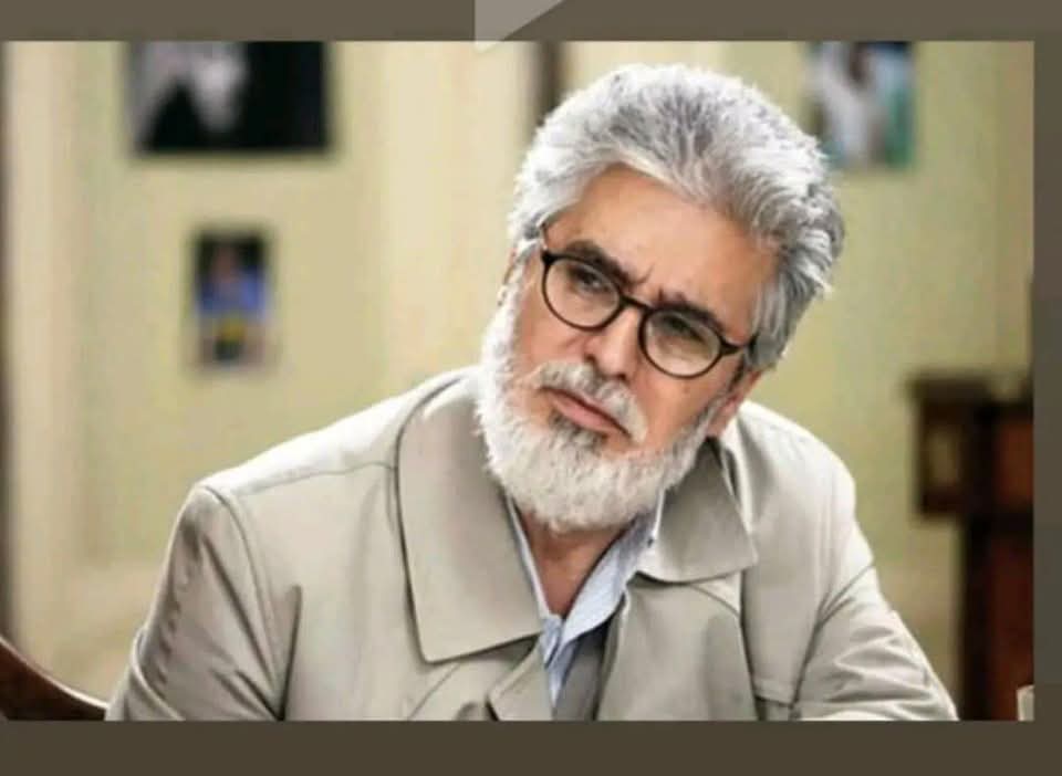 الفنان_عباس_النوري :
لم أرى بحياتي شعب يحتفل و إسر..ائيل تحتل ثلث أراضيك.
و تركيا تقضم ثلث آخر .
والمتطر.فين يكتمون أنفاس الفنون النساء والأقليات فيه.
• هكذا شعب يجب الابتعاد عنه و رؤيته من بعيد ويأكل نفسه بنفسه. 
 لا أتشرف ب الانتماء لهذا شعب.
عباس النوري