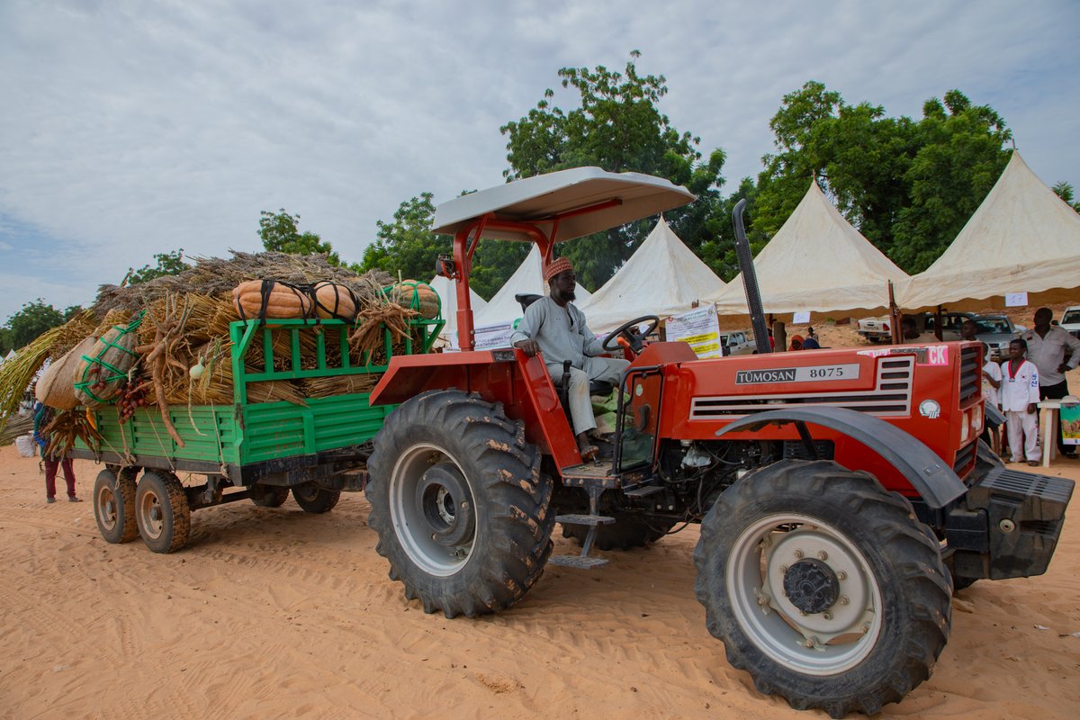 WFP_Niger's tweet photo. 🇳🇪Bonne fête de la République!

En ce jour spécial pour les nigériennes &amp; les nigériens,@WFP_Niger réaffirme son engagement à collaborer avec le gouvernement pour restaurer les écosystèmes &amp; renforcer la souveraineté alimentaire.

Ensemble pour un avenir durable!

#ChangezDesVies https://t.co/lsQNR6kERQ