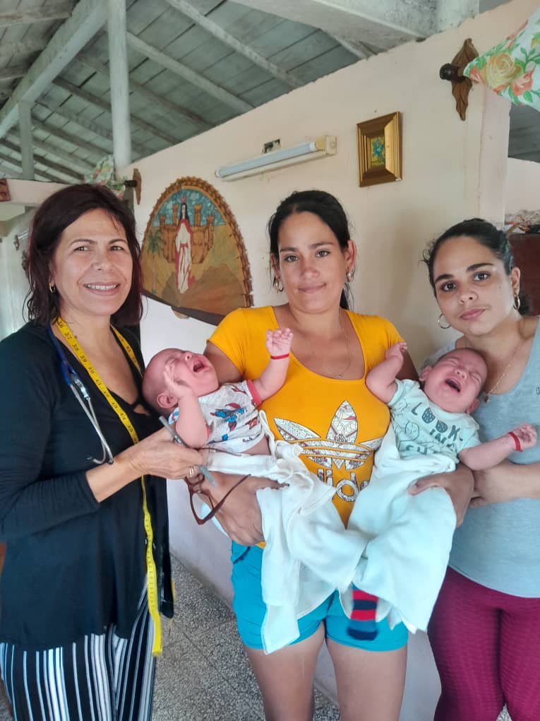 DocenteFinlay's tweet photo. Reevaluación Especial por la Pediatra Dra. Ivis Teresa Muñoz Prado de todos los lactantes del CMF 58 del Consejo Popular de San José de Los Ramos
#conlafuerzadelaunidad
#Matancerosenvictoria
#CubaPorLaSalud 
#Salud_Colon https://t.co/NSxbzvJJ5D