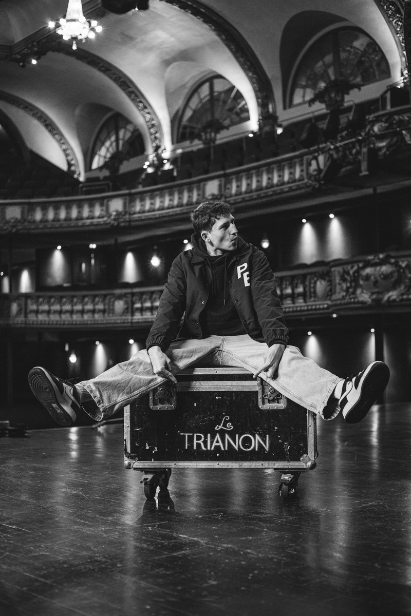 VictorienBrx's tweet photo. La billetterie du plus gros concert de ma vie est ouverte ! 
12.11.2025, Le Trianon, Paris 📍

https://t.co/rvHn97cslZ https://t.co/O5N45vMpQL