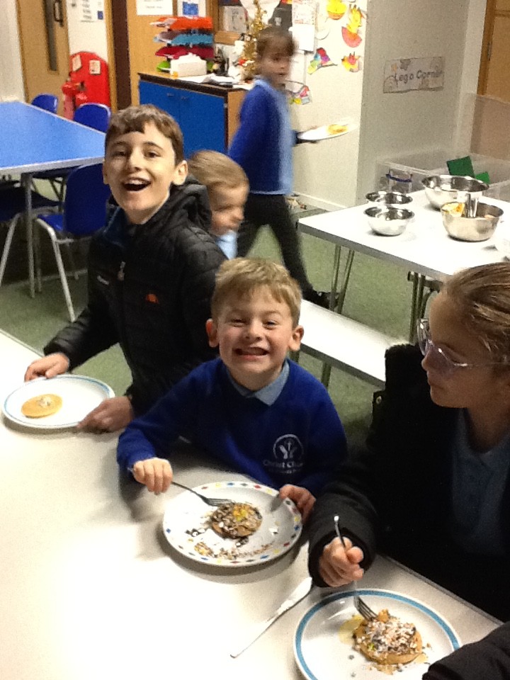 We have had a busy couple of weeks in Cabin Crew, with our party in After School Club last week and our special 'Elf breakfast' in Breakfast Club this week.  More crafts  this week with Rudolph, Santa and Baby Jesus added.  Have a great Christmas everyone!