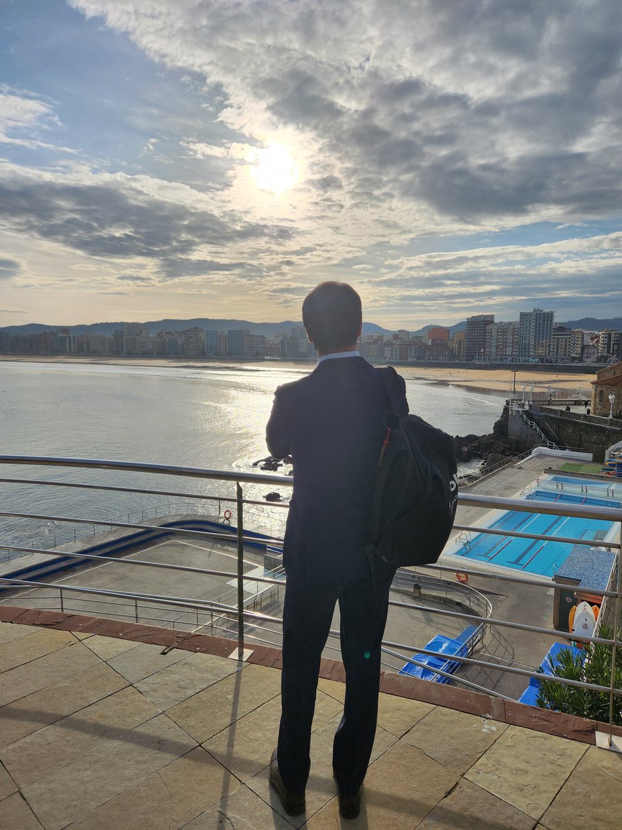 El Chico de las Fotocopias tweet media