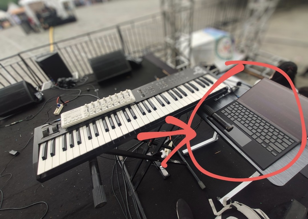 ReynardBlanc's tweet image. *permisi vituber cowo numpang jualan*

WTS Laptop Asus ROG Flow Z13
intel i9 12900H
16GB RAM DDR5
RTX3050Ti laptop
1TB M.2 SSD
120hz Touch Screen
16:10
1920x1200

sudah menemani selama 1 tahun ini sejak Januari 2024 dalam berbagai projek, manggung &amp;amp; stream

20jt nego

minat DM