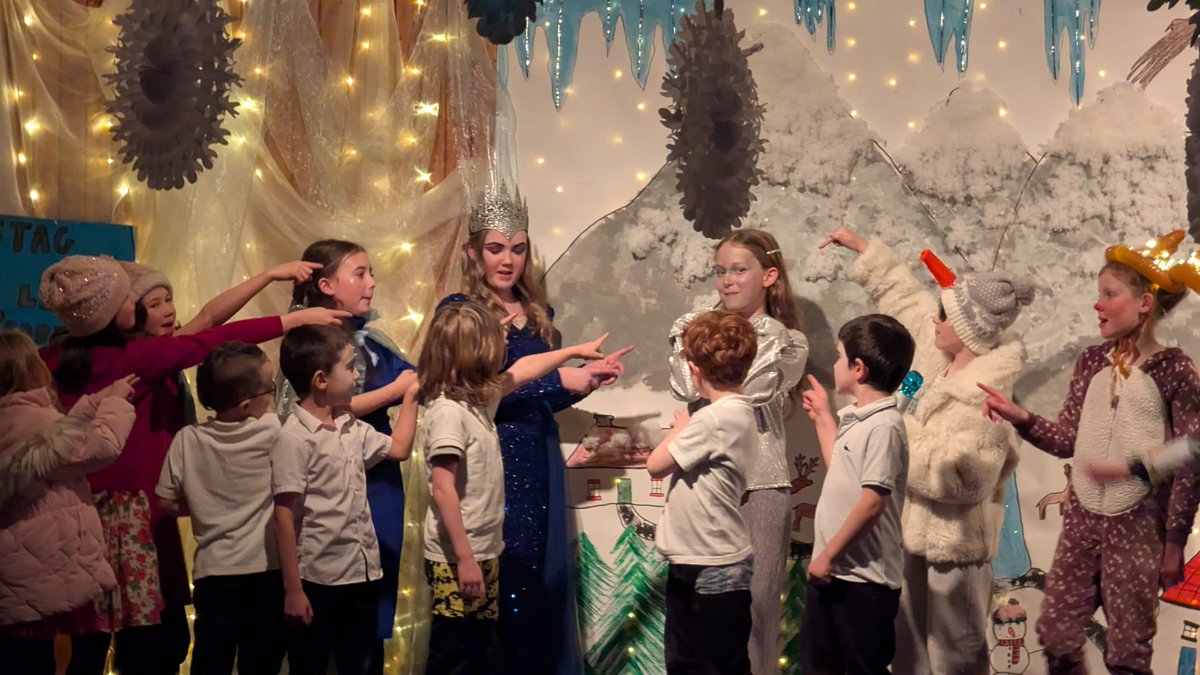 Merry Christmas from everyone at Small Isles. Last night, our children dazzled once again upon the stage and performed their Christmas Panto - "Defrosted" - to two stellar audiences. They were confident, joyous and sang &amp; acted beautifully! #happyholidays2024